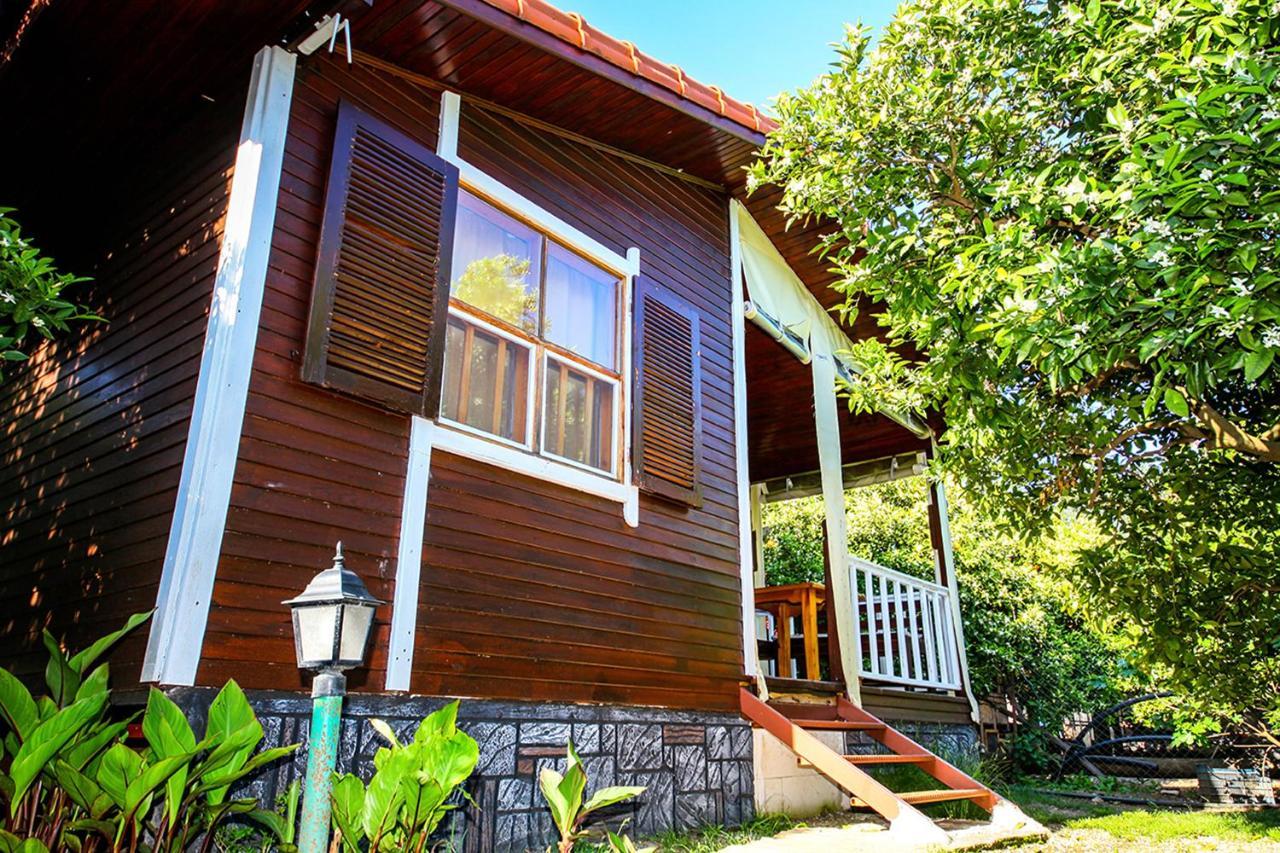 Three Islands Bungalow Чирали Екстер'єр фото