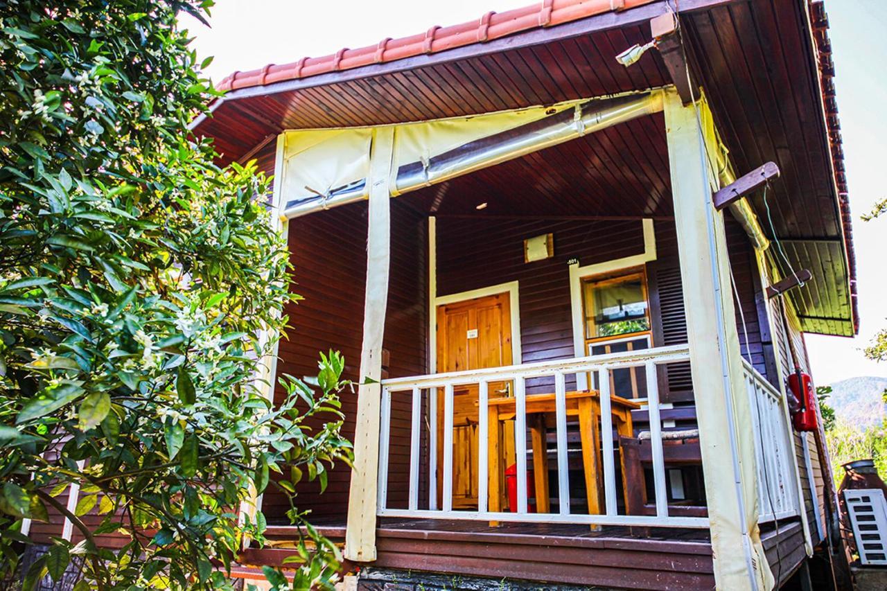 Three Islands Bungalow Чирали Екстер'єр фото